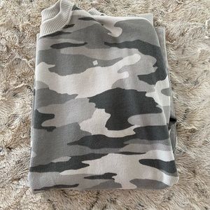 CAMO AMERICAN EAGLE LEGGING SWEATSHIRT SIZE XXS